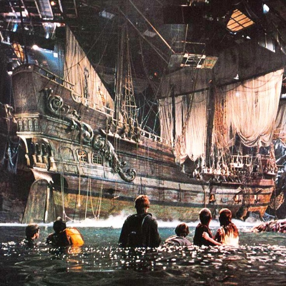 ✨4/$35✨ The Goonies Widescreen DVD - Picture 8 of 10